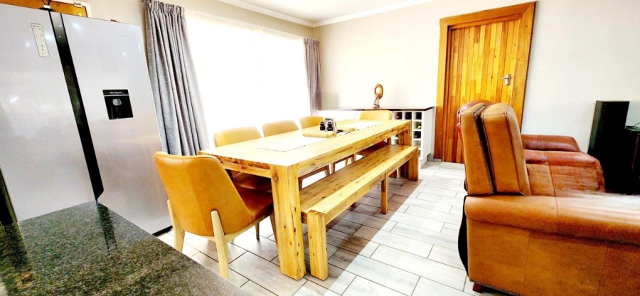 4 Bedroom Property for Sale in Langenhovenpark Free State